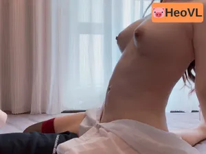 Chịch em ghệ trung vú trắng tròn