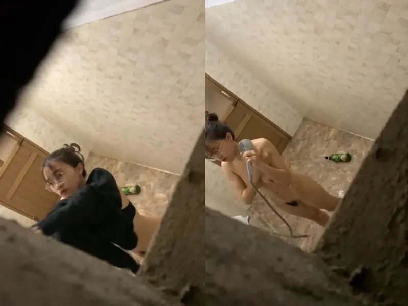 Quay lén người yêu vú đẹp tắm, khe lỗ lồn chảy nước ròng ròng